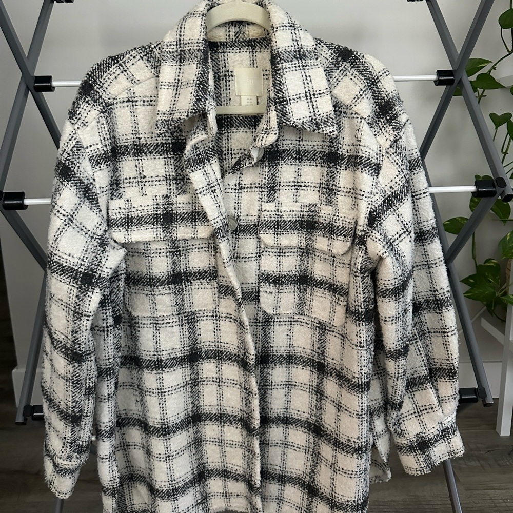 Outerwear h&m black and white jacket size medium